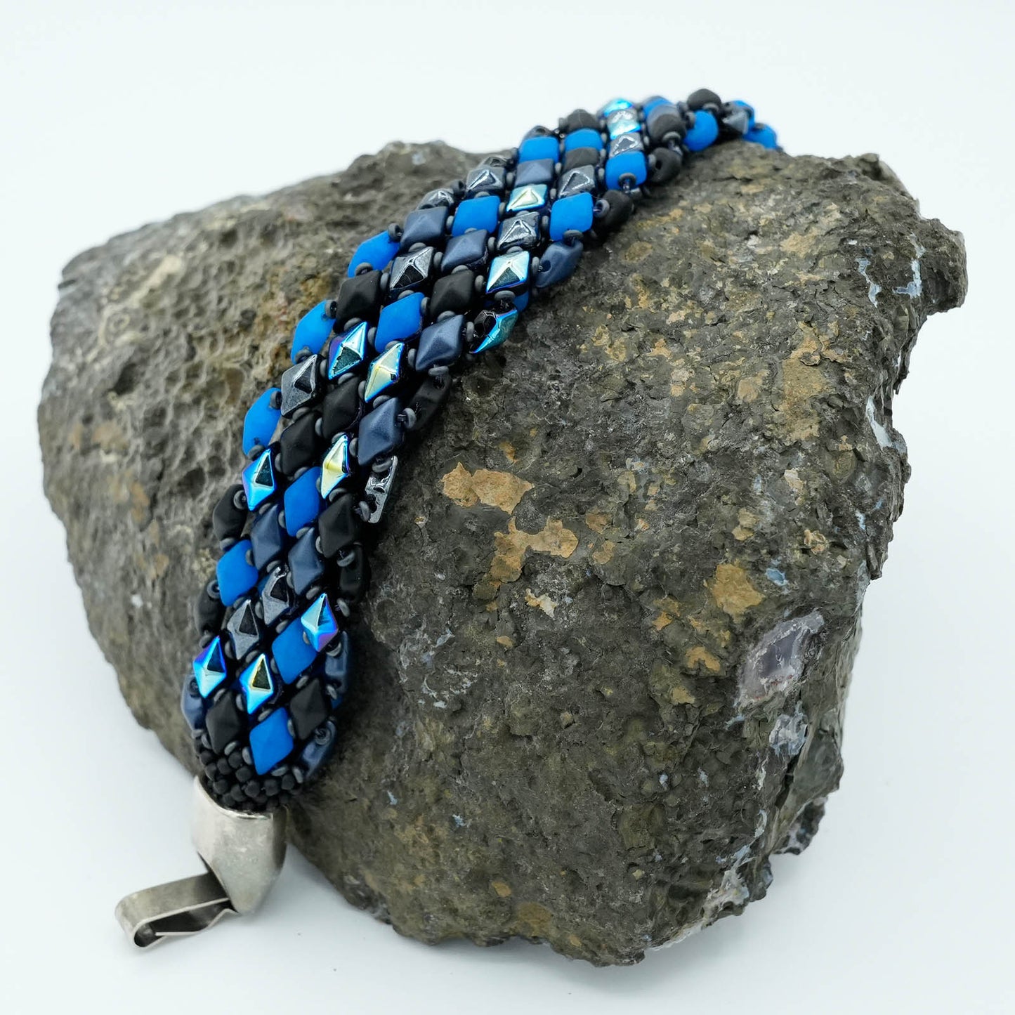 Woven Dimond Shaped Beads with Decorative Clasp